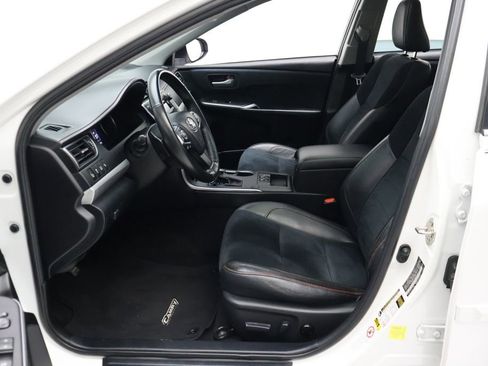 Used 2016 Toyota Camry XSE w/ Advanced Technology Package image 14