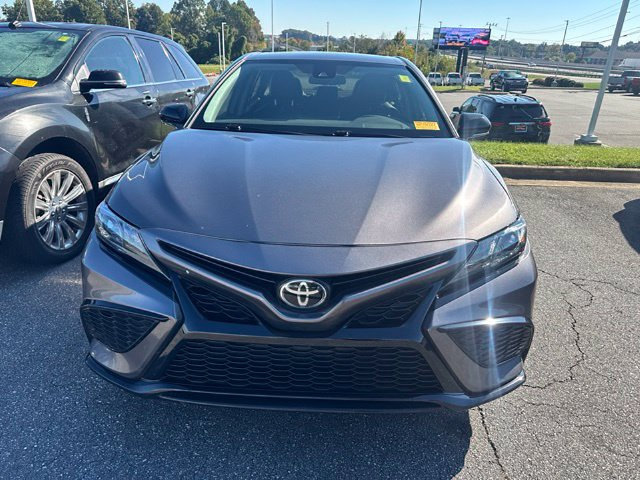 Used 2024 Toyota Camry SE FWD image 2