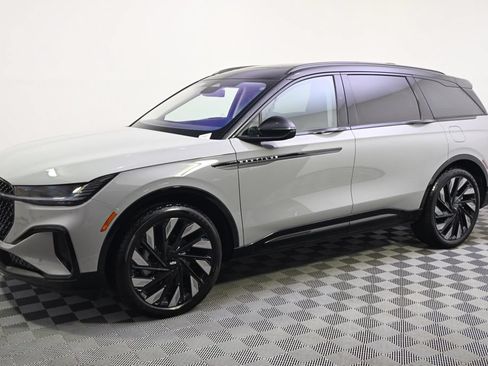New 2026 Lincoln Nautilus Reserve w/ Jet Appearance Package AWD/4WD image 2
