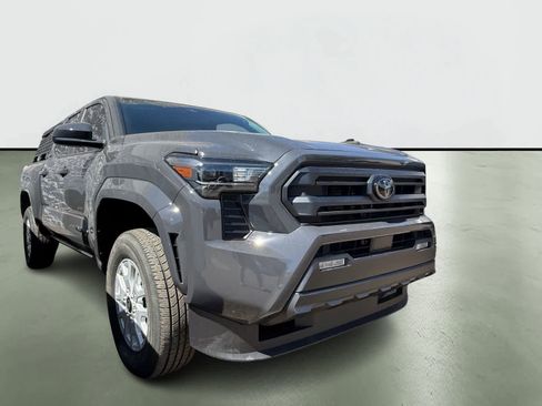 Used 2025 Toyota Tacoma SR5 image 6
