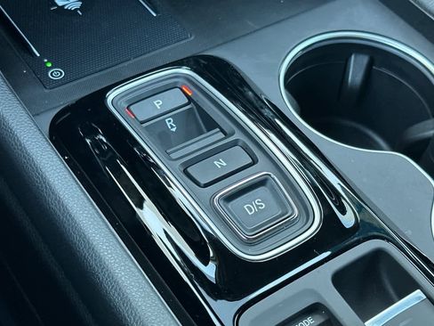 Certified 2025 Honda Pilot Touring image 25