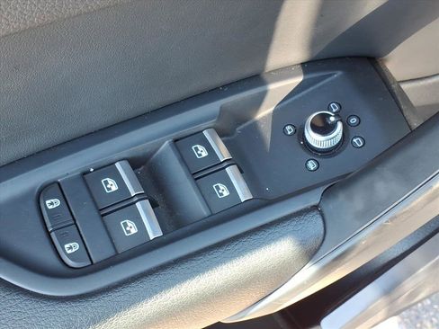 Used 2023 Audi Q5 2.0T Premium image 20