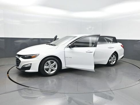 Used 2024 Chevrolet Malibu LS image 33