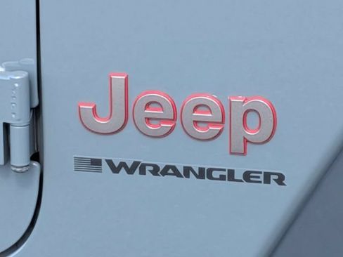 Certified 2024 Jeep Wrangler Unlimited Rubicon AWD/4WD image 13