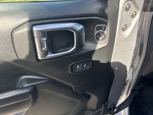 Used 2021 Jeep Wrangler Unlimited Willys image 19
