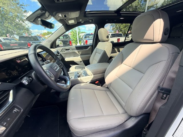 Used 2026 GMC Acadia Elevation w/ Elevation Premium Package FWD image 13