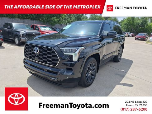 Used 2023 Toyota Sequoia Platinum RWD image 1