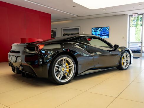 Certified 2016 Ferrari 488 GTB RWD image 6