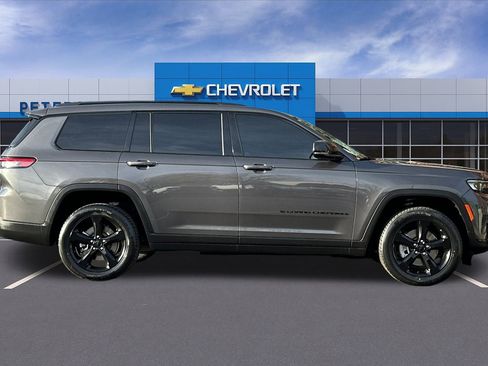 Used 2022 Jeep Grand Cherokee L Laredo image 3