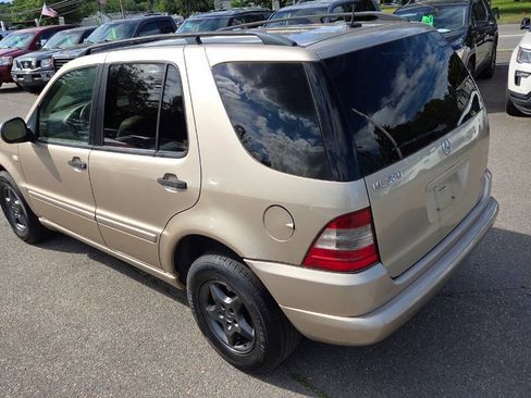 Used 2001 Mercedes-Benz ML 320 4MATIC image 9