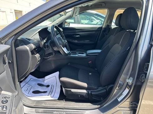 Used 2022 Nissan Sentra SV w/ All-Weather Package FWD image 5