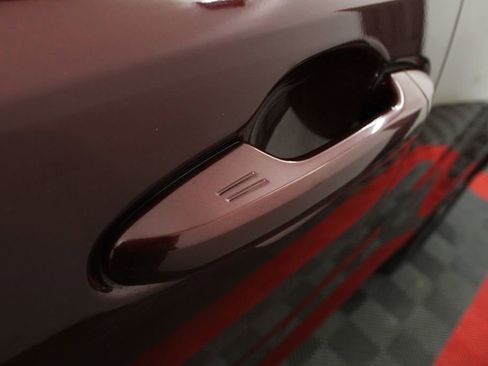 Used 2017 Toyota Highlander XLE image 10