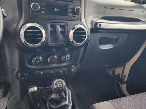 Used 2011 Jeep Wrangler Sahara w/ Dual Top Group image 20