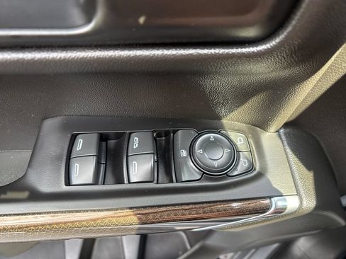 Used 2022 Chevrolet Silverado 1500 LT AWD/4WD image 14