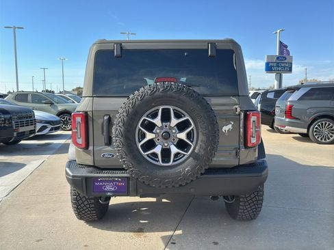 New 2025 Ford Bronco Badlands image 8