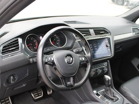 Used 2021 Volkswagen Tiguan SE R-Line image 11