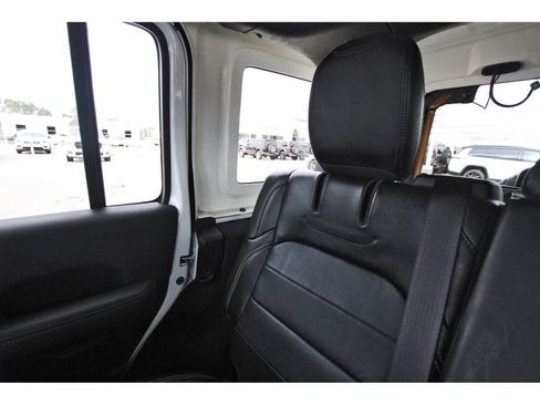Used 2023 Jeep Wrangler Unlimited Sahara image 14
