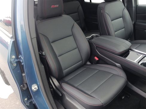 Used 2025 Chevrolet Traverse Z71 w/ Driver Confidence Package image 28