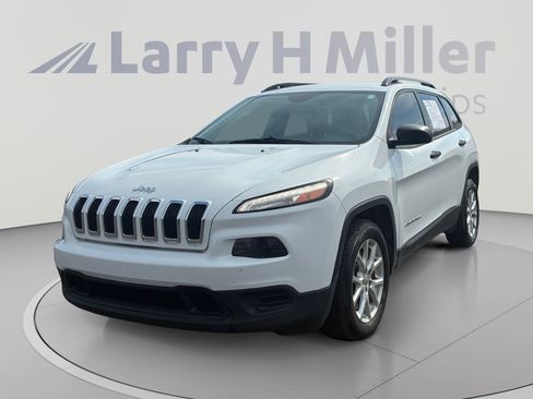 Used 2017 Jeep Cherokee Sport FWD image 1