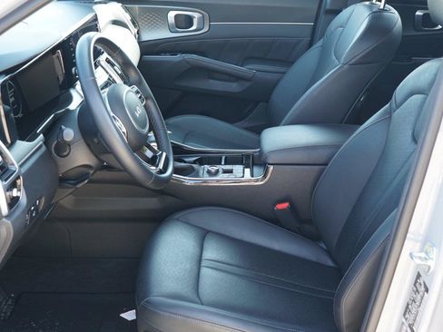 Used 2023 Kia Sorento SX AWD/4WD image 10
