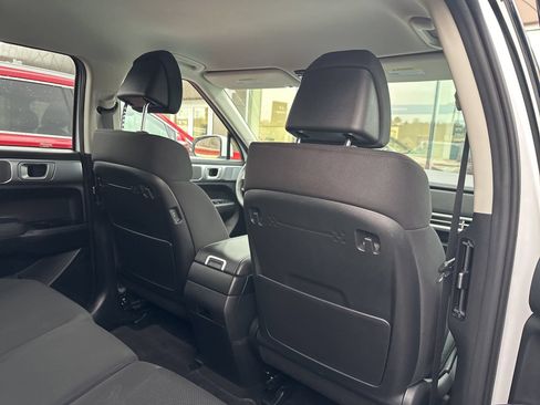 Used 2025 Hyundai Santa Fe SE AWD/4WD image 32