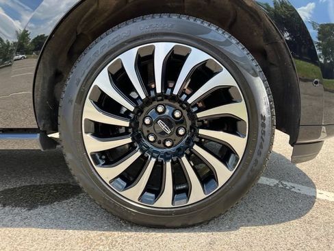 Used 2023 Lincoln Navigator L Black Label AWD/4WD image 13