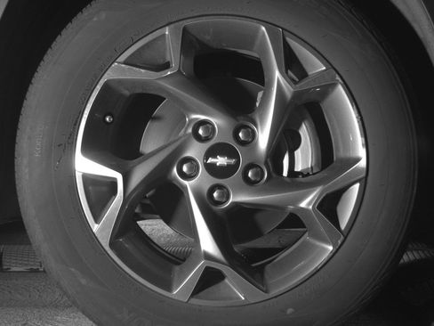 Used 2025 Chevrolet Trax LT w/ LT Convenience Package FWD image 13