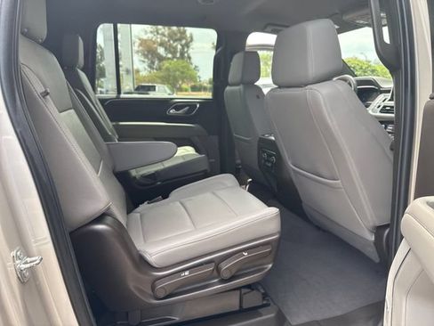Certified 2023 Chevrolet Suburban Z71 w/ Luxury Package AWD/4WD image 35