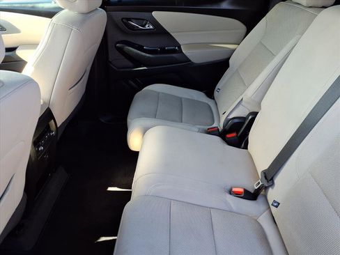 Used 2023 Chevrolet Traverse LS image 11