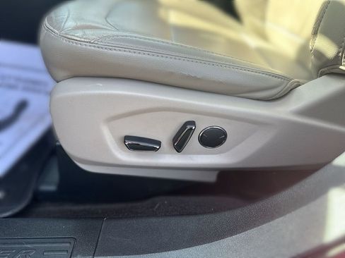 Used 2018 Ford Explorer XLT w/ Equipment Group 202A image 14