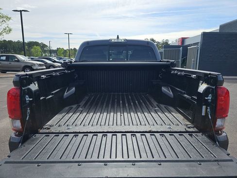 Used 2022 Toyota Tacoma SR AWD/4WD image 16