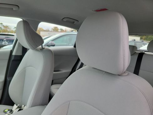 New 2026 Hyundai Kona SE image 19