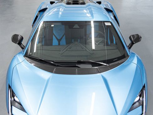 Used 2025 Lamborghini Revuelto image 10