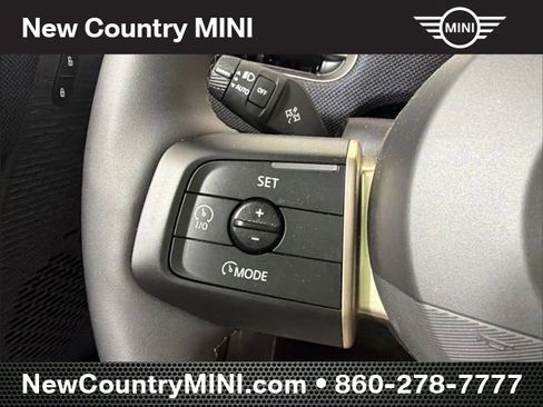 Certified 2025 MINI Cooper 2-Door Hardtop FWD image 17