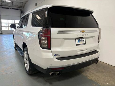 Used 2021 Chevrolet Tahoe Premier w/ Premium Package AWD/4WD image 3