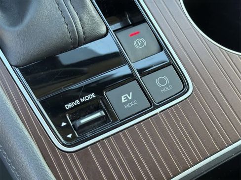 Used 2022 Toyota Sienna XLE w/ XLE Plus Package image 22