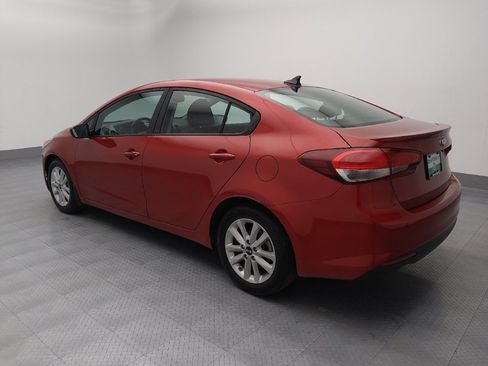 Used 2017 Kia Forte S image 3