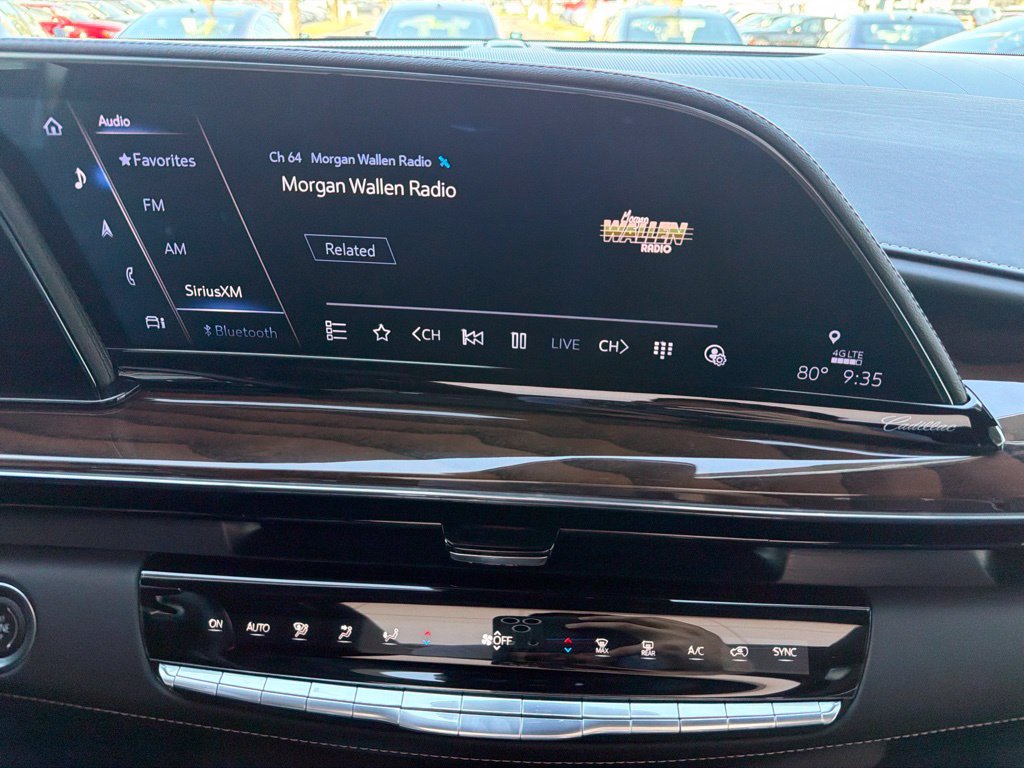 Used 2024 Cadillac Escalade Premium Luxury Platinum AWD/4WD image 21