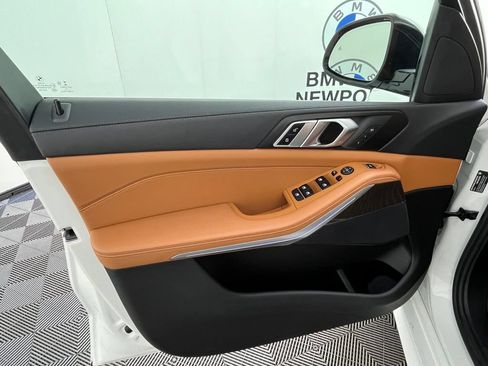Used 2022 BMW X5 xDrive40i w/ M Sport Package AWD/4WD image 28