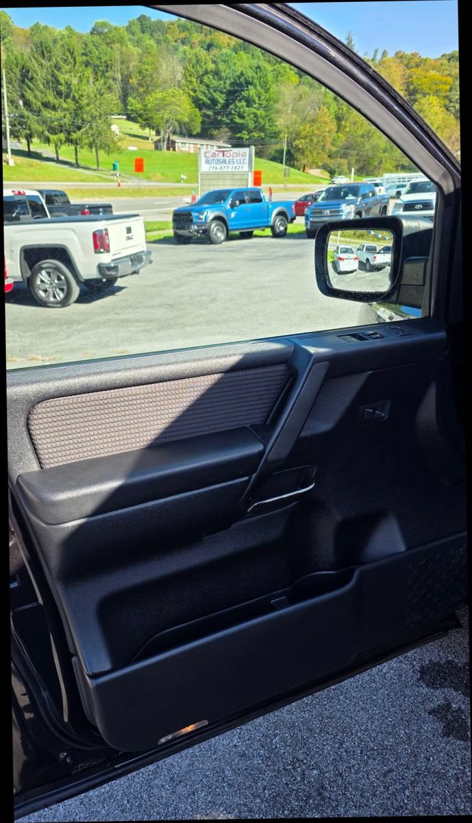 Used 2012 Nissan Titan SV w/ SV Value Truck Pkg AWD/4WD image 12