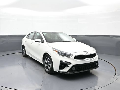 Used 2019 Kia Forte LXS FWD image 3