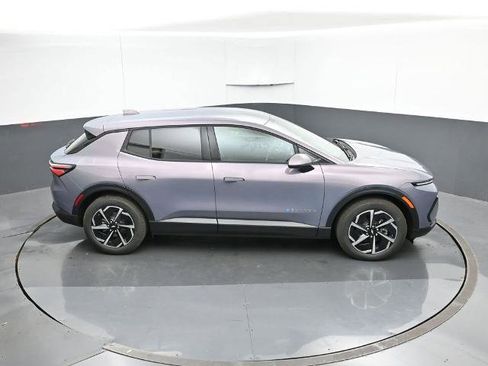 New 2026 Chevrolet Equinox EV LT image 22