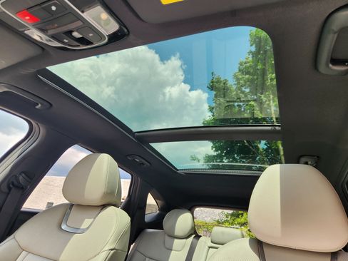 Certified 2025 Hyundai Tucson Limited AWD/4WD image 16