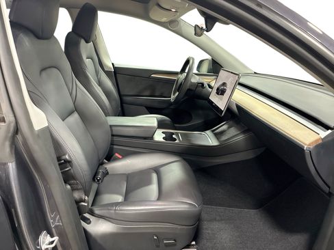 Certified 2023 Tesla Model Y Long Range AWD/4WD image 13