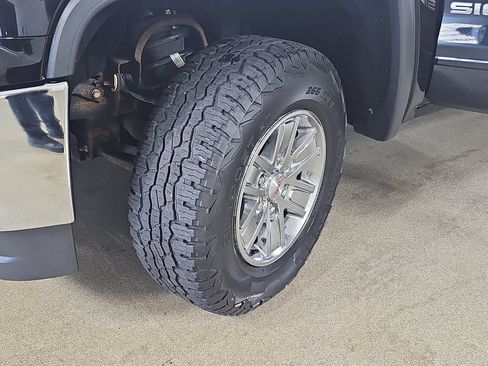 Used 2017 GMC Sierra 1500 SLE w/ SLE Value Package AWD/4WD image 36