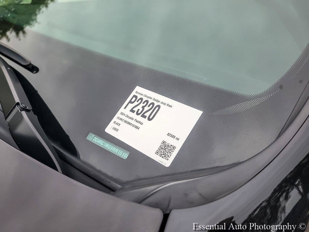 Used 2024 Chrysler Pacifica Touring-L FWD image 30