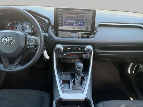 Used 2021 Toyota RAV4 LE FWD image 11