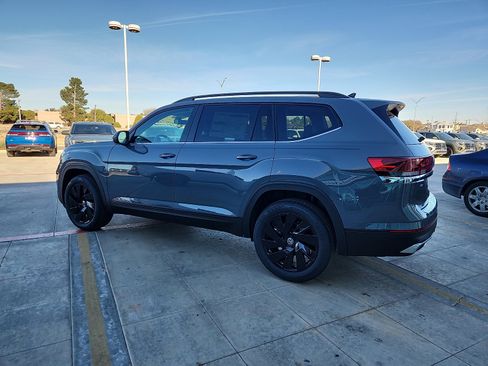 New 2026 Volkswagen Atlas SE FWD image 4