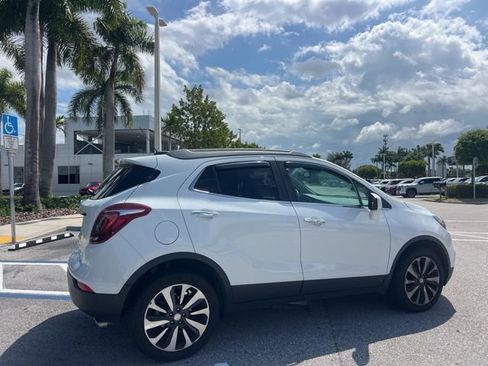 Used 2021 Buick Encore Preferred AWD/4WD image 16