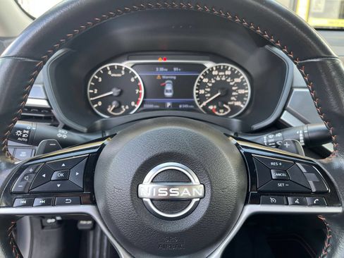 Used 2025 Nissan Altima 2.5 SR FWD image 26